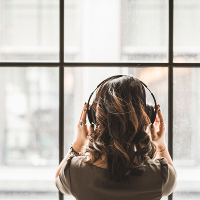 Earbuds & Headphones